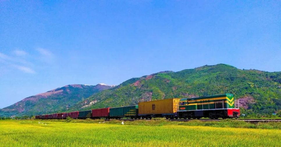 Ngành đường sắt giảm giá vé tàu và cước vận chuyển hàng hóa