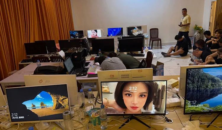 Hiện trường một đường dây lừa đảo bị phát hiện ở Campuchia. Ảnh: Khmer Times