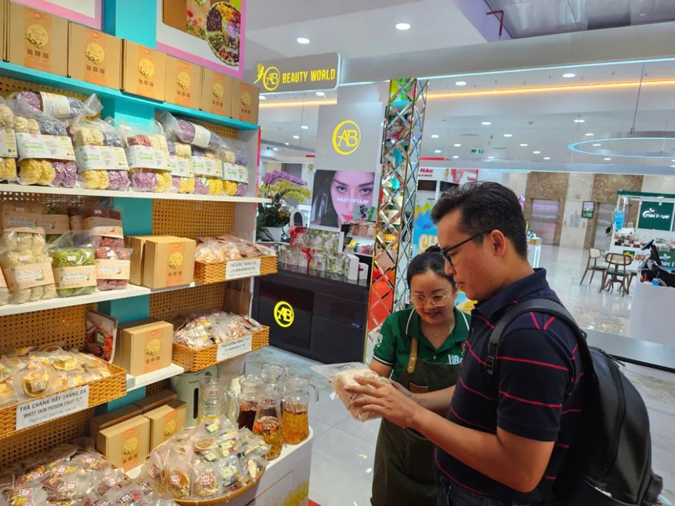 Nhiều sản phẩm xuất khẩu của Việt Nam đang được ưa chuộng thị trường toàn cầu. Ảnh: MINH XUÂN