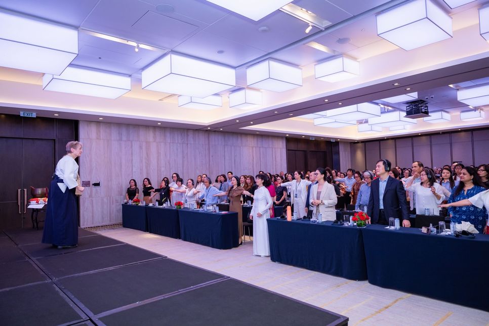 Khởi đầu cho sự hợp tác này là khóa đào tạo “Zen Leader 1 - Dẫn dắt với năng lượng và sự kết nối”