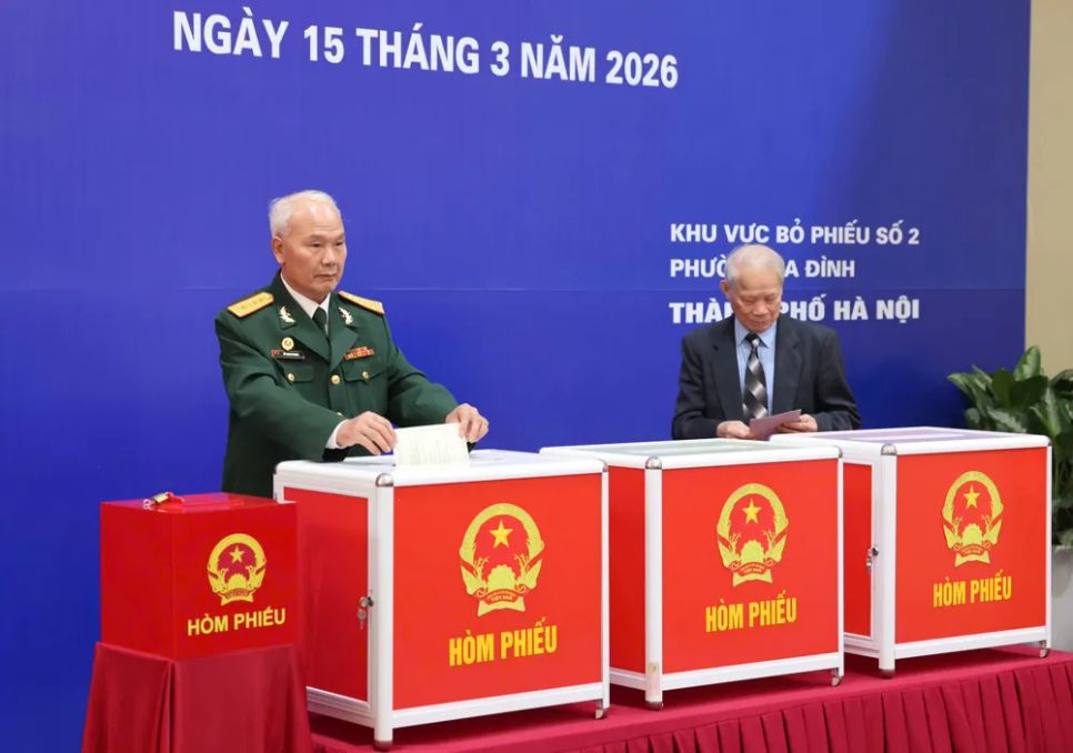 Tổng kiểm tra quy trình bầu cử tại khu vực bỏ phiếu số 2, phường Ba Đình