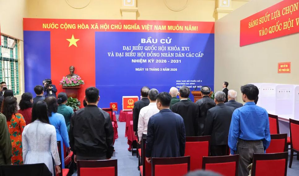 Tổng kiểm tra quy trình bầu cử tại khu vực bỏ phiếu số 2, phường Ba Đình