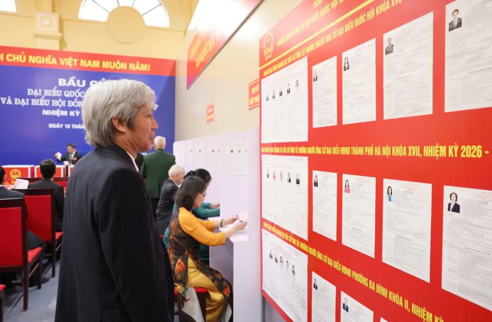 Tổng kiểm tra quy trình bầu cử tại khu vực bỏ phiếu số 2, phường Ba Đình