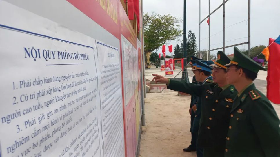 Cán bộ, chiến sĩ, nhân dân đặc khu Bạch Long Vĩ nô nức đi bầu cử