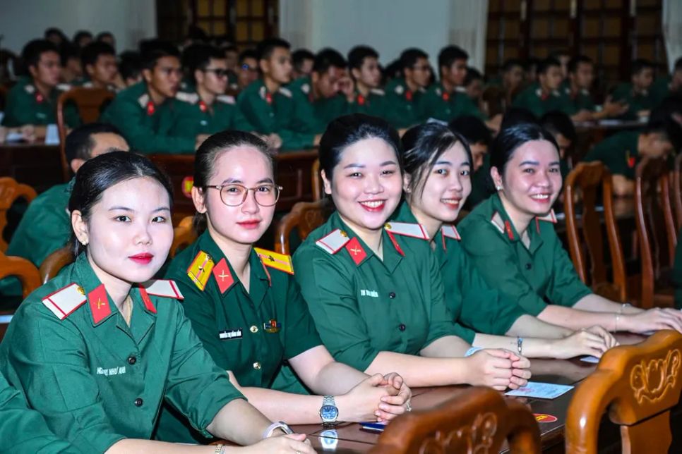 Các đơn vị lực lượng vũ trang bầu cử sớm