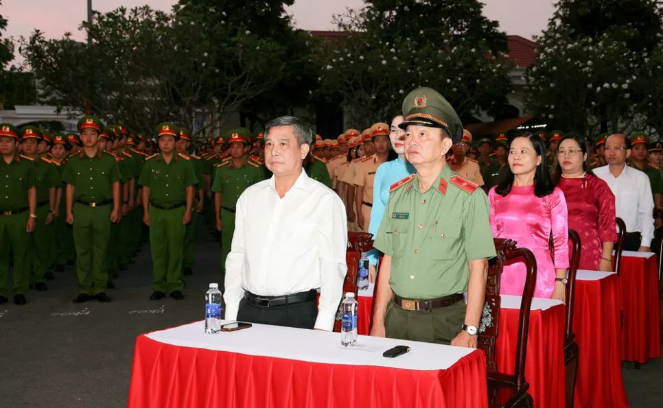 Các đơn vị lực lượng vũ trang bầu cử sớm