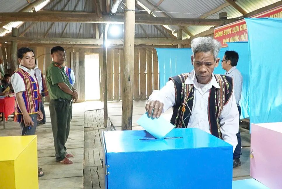 131 cử tri làng O2 nằm sâu giữa đại ngàn Gia Lai đi bỏ phiếu sớm