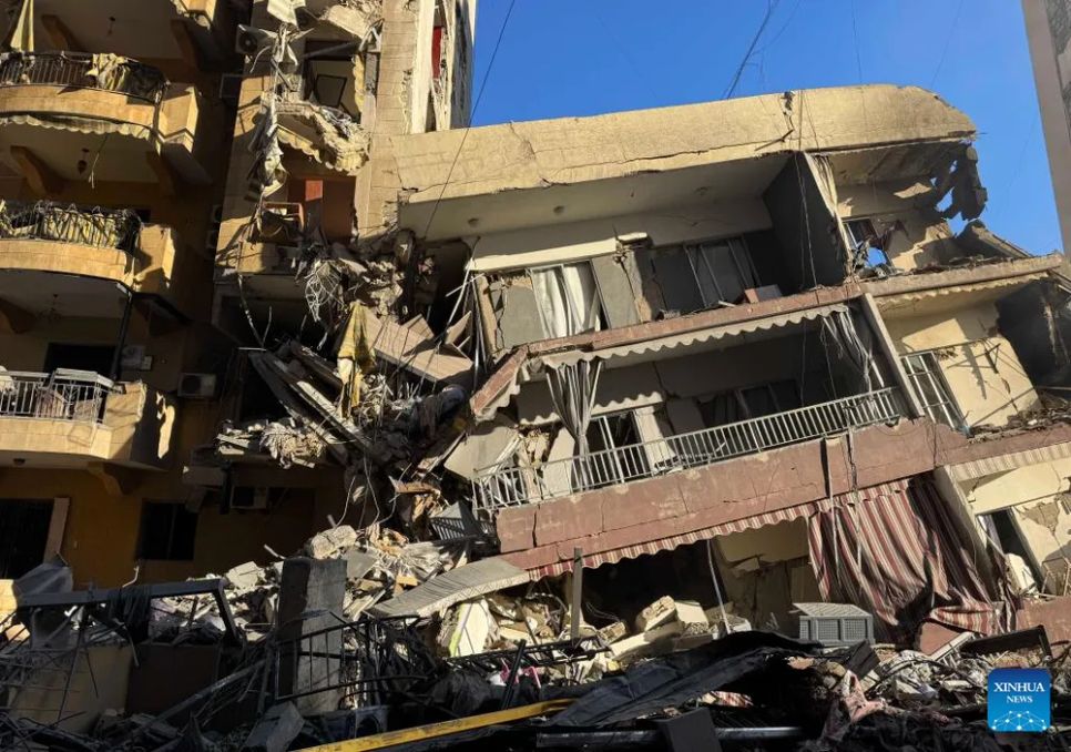 Một tòa nhà ở Lebanon bị Israel không kích. Ảnh: THX