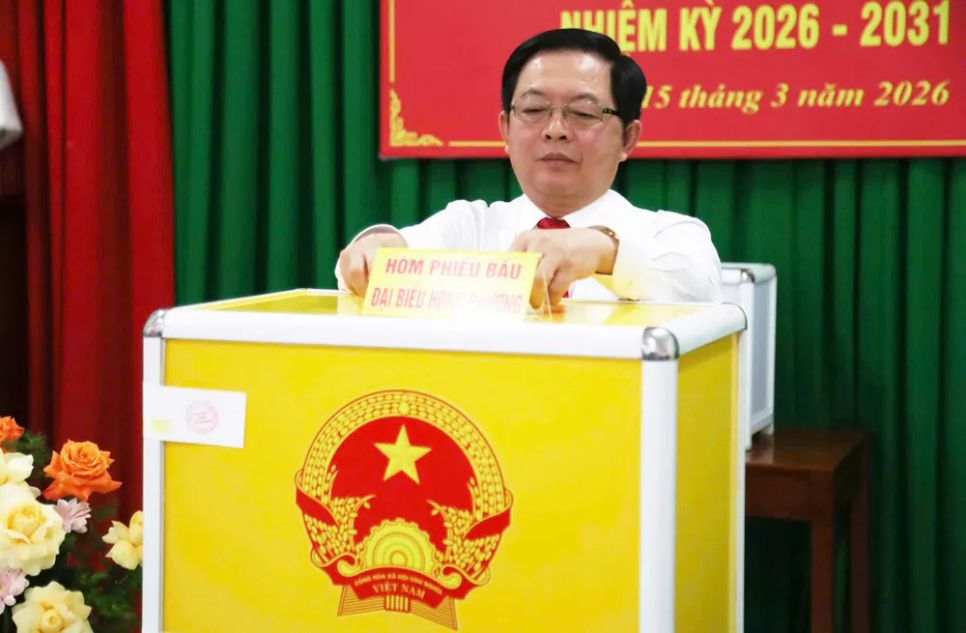 Cử tri miền Trung nô nức đi bỏ phiếu Cử tri miền Trung nô nức đi bỏ phiếu