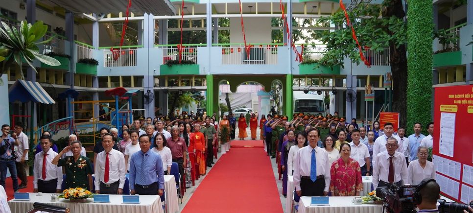 Lễ khai mạc ngày hội bầu cử tại phường Xuân Hòa có sự tham dự của ông Nguyễn Tấn Dũng - nguyên Ủy viên Bộ Chính trị, nguyên Thủ tướng Chính phủ; ông Nguyễn Văn Được - Ủy viên Trung ương Đảng, Phó Bí thư Thành ủy, Chủ tịch UBND TP.HCM Lễ khai mạc ngày hội bầu cử tại phường Xuân Hòa có sự tham dự của ông Nguyễn Tấn Dũng - nguyên Ủy viên Bộ Chính trị, nguyên Thủ tướng Chính phủ; ông Nguyễn Văn Được - Ủy viên Trung ương Đảng, Phó Bí thư Thành ủy, Chủ tịch UBND TP.HCM