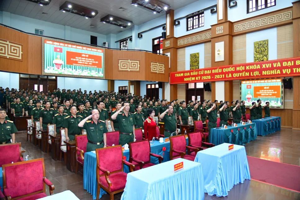 Lực lượng vũ trang TPHCM hòa chung ngày hội non sông