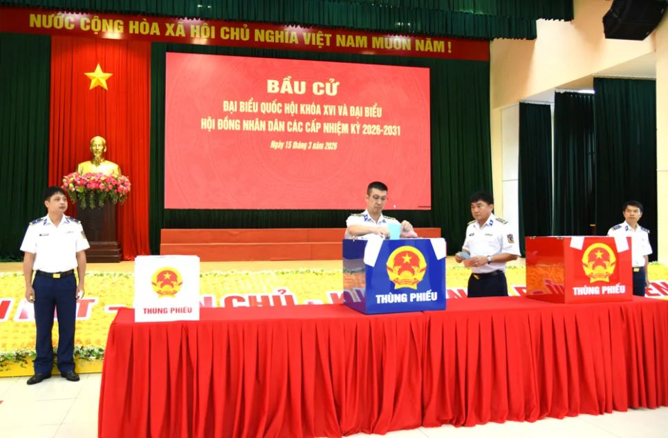 Lực lượng vũ trang TPHCM hòa chung ngày hội non sông