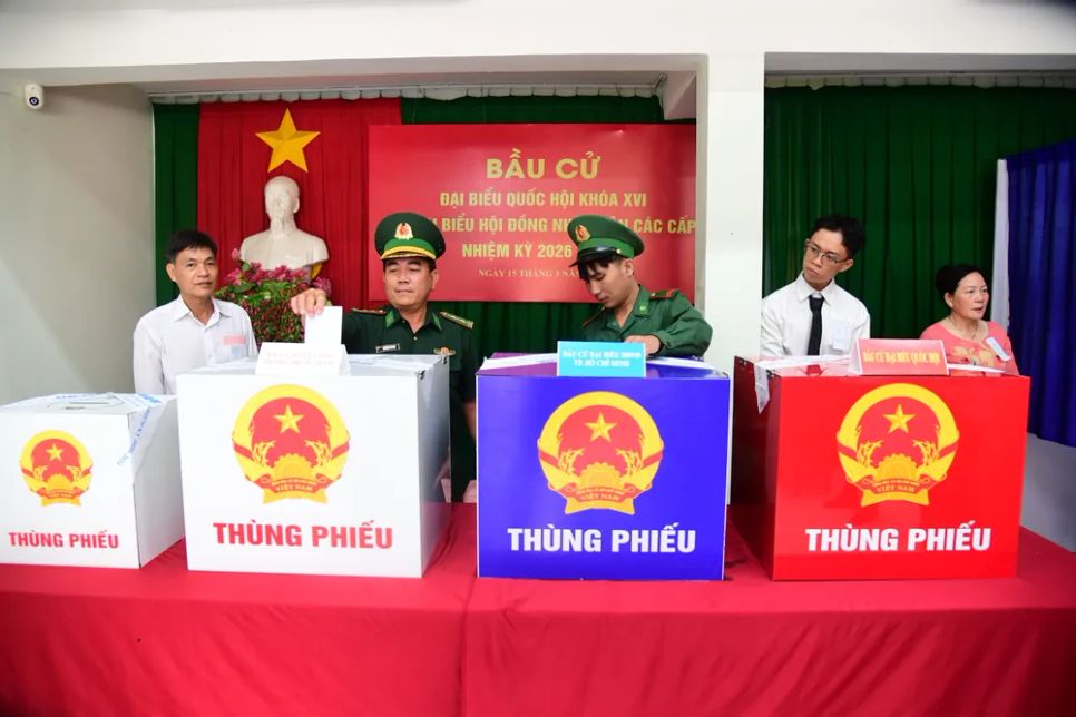 Lực lượng vũ trang TPHCM hòa chung ngày hội non sông