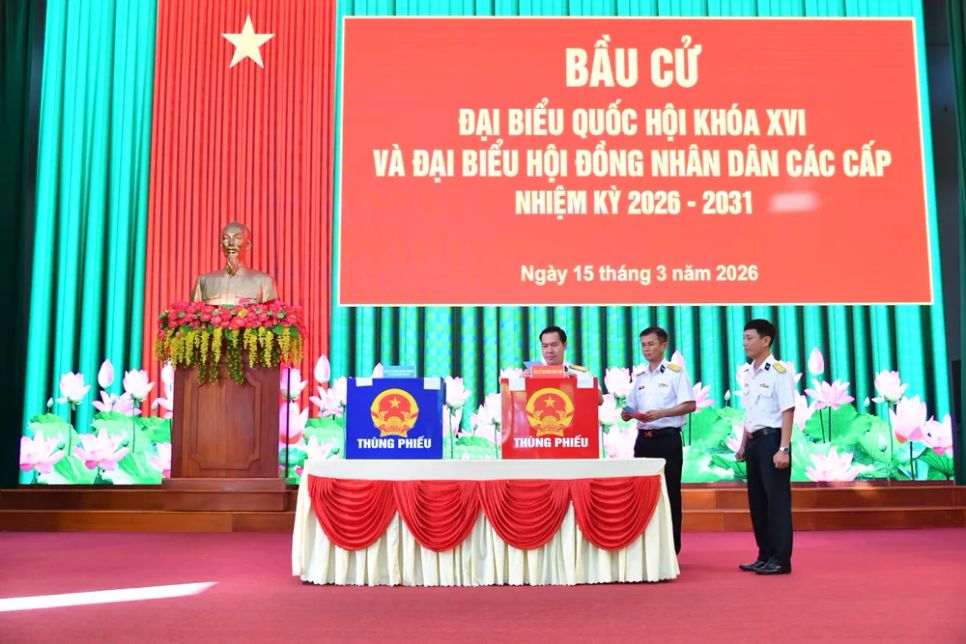 Lực lượng vũ trang TPHCM hòa chung ngày hội non sông