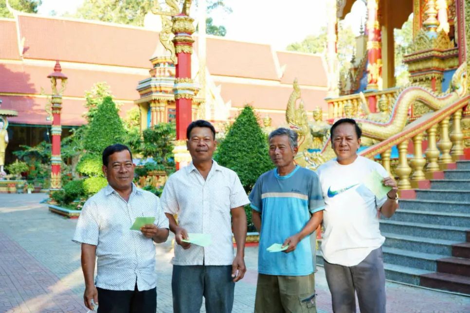 Cử tri ở cực Nam Tổ quốc đi bỏ phiếu bằng vỏ lãi Cử tri ở cực Nam Tổ quốc đi bỏ phiếu bằng vỏ lãi