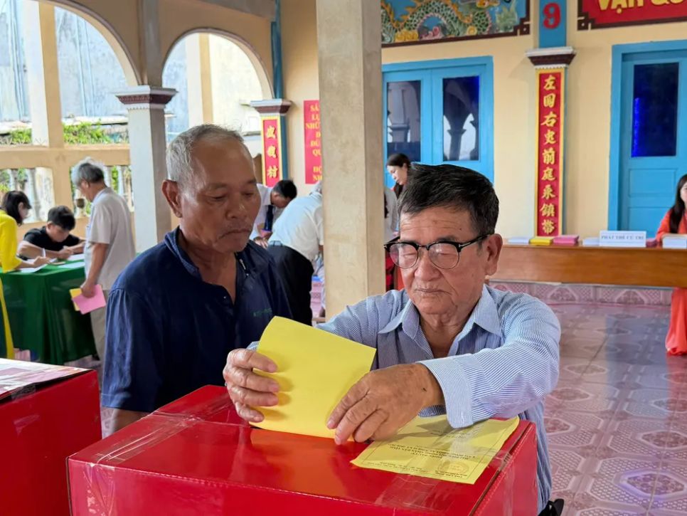 Nhiều đặc khu hoàn tất bầu cử sớm, 100% cử tri tham gia bỏ phiếu