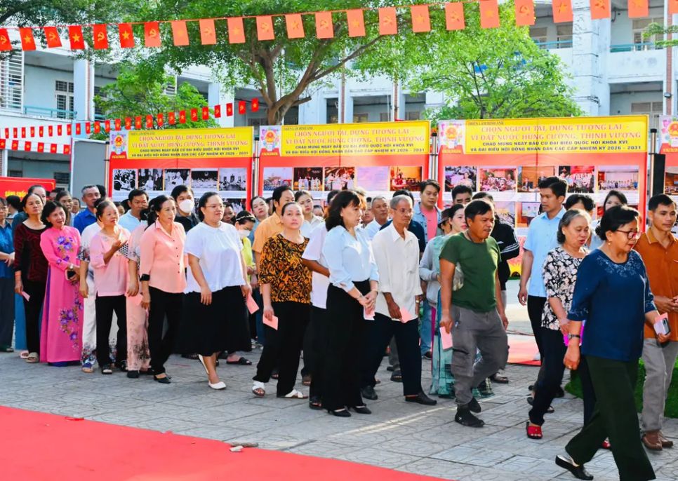 Đến 19 giờ ngày 15-3, tỷ lệ cử tri đi bầu cử tại TPHCM đạt 96,67% Đến 19 giờ ngày 15-3, tỷ lệ cử tri đi bầu cử tại TPHCM đạt 96,67%