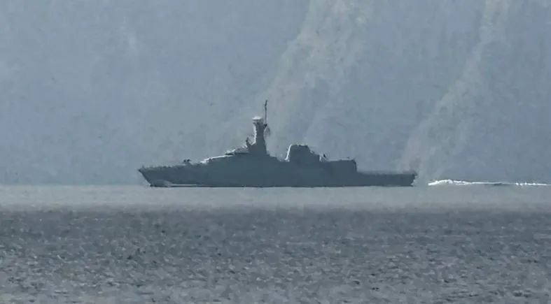 Một tàu hải quân di chuyển ở khu vực Eo biển Hormuz ngày 1-3. Ảnh: rnz.co.nz/TTXVN Một tàu hải quân di chuyển ở khu vực Eo biển Hormuz ngày 1-3. Ảnh: rnz.co.nz/TTXVN