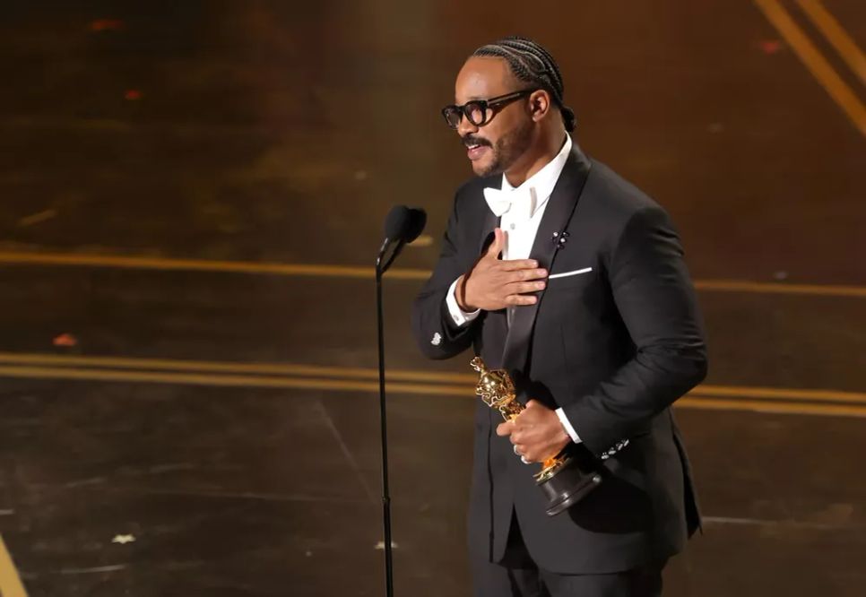 <i>Ryan Coogler nhận giải Kịch bản gốc xuất sắc. Ảnh: Getty Images</i> <i>Ryan Coogler nhận giải Kịch bản gốc xuất sắc. Ảnh: Getty Images</i>