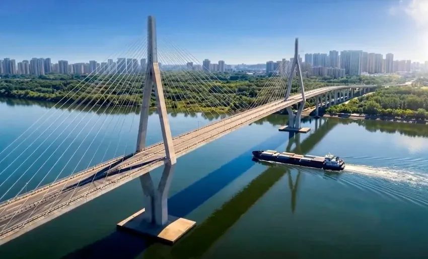 Khẩn trương triển khai Dự án đầu tư xây dựng cầu Cần Giờ đúng tiến độ. Ảnh: QUỐC HÙNG