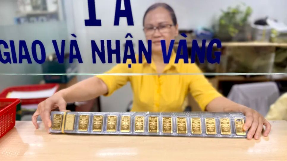 Vàng trong nước giảm xuống dưới 183 triệu đồng