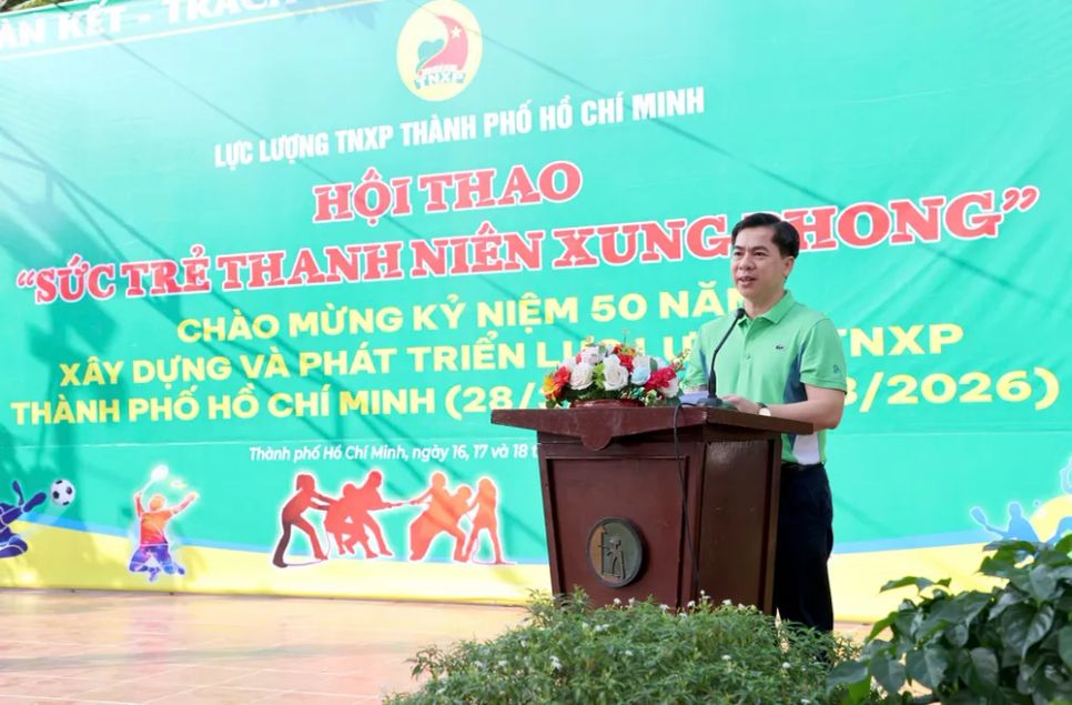 Chỉ huy trưởng Lực lượng TNXP TPHCM Triệu Đỗ Hồng Phước phát biểu khai mạc hội thao