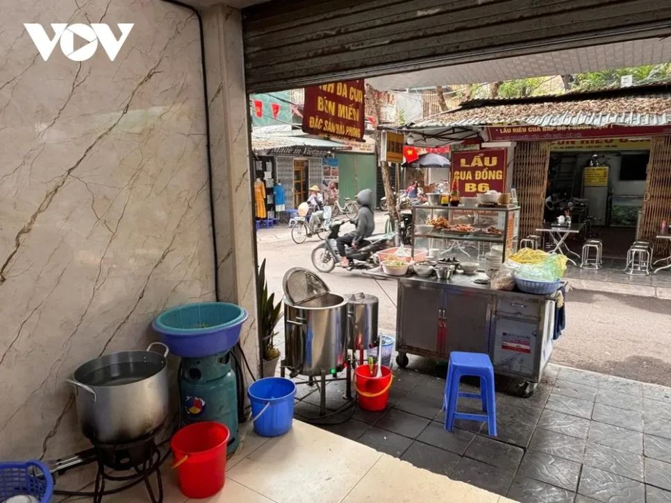 Một số quán ăn đang cân nhắc tăng giá bán do chi phí gas tăng. Ảnh: Quỳnh Anh