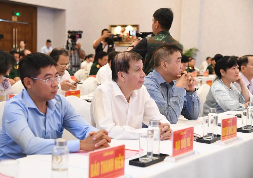 Quyền Tổng Biên tập Báo Sài Gòn Giải Phóng Nguyễn Khắc Văn cùng đại diện các cơ quan báo chí tham dự buổi gặp mặt