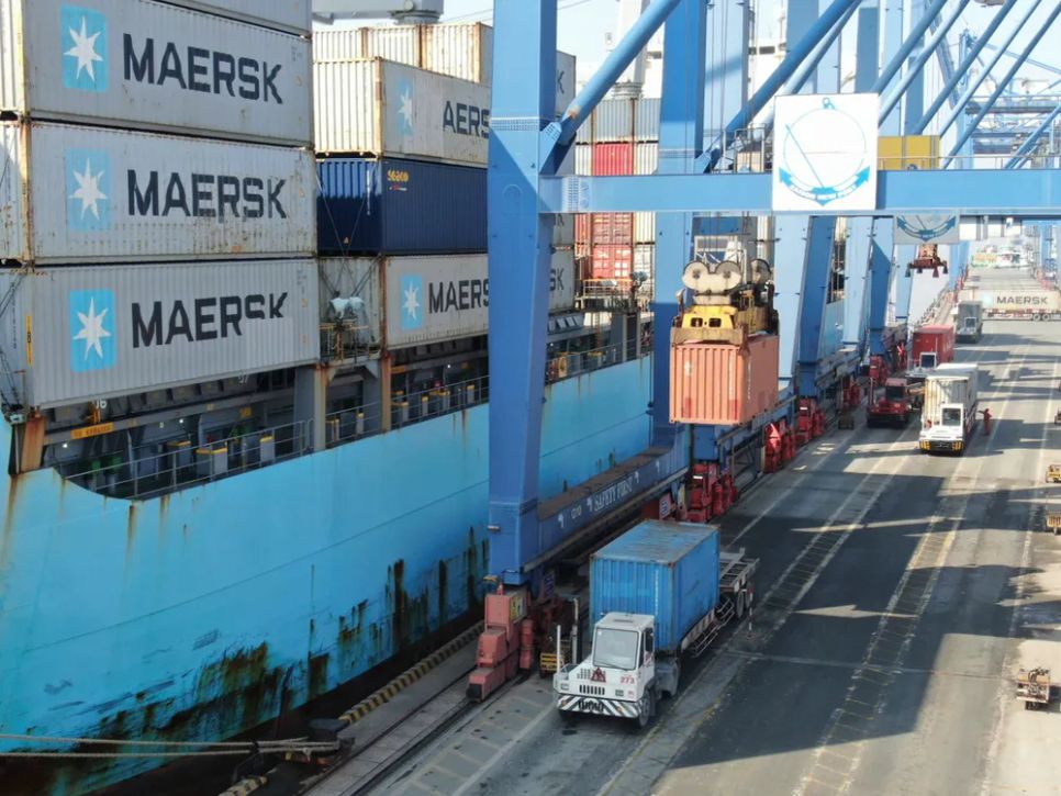 Tại cụm cảng Cái Mép, hoạt động giao thương vẫn bình thường. Ảnh HOÀNG HÙNG