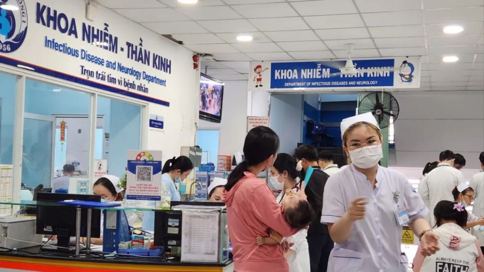 Khoa Nhiễm - Thần kinh, nơi tiếp nhận điều trị bệnh nhân ngộ độc thuốc trừ sâu.