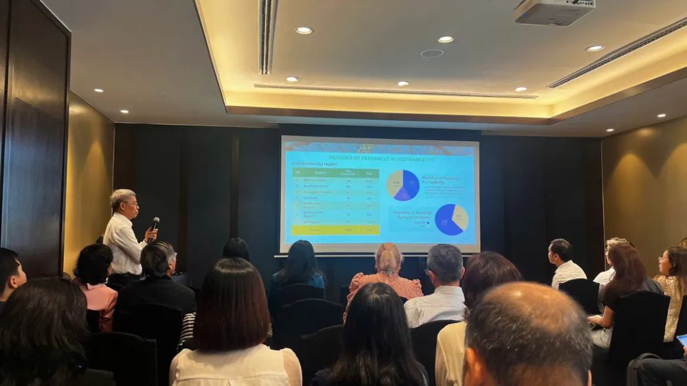 Các đại biểu chia sẻ tiềm năng thu hút đầu tư của Việt Nam trong ngành chế biến thức ăn chăn nuôi. Ảnh: <span style=