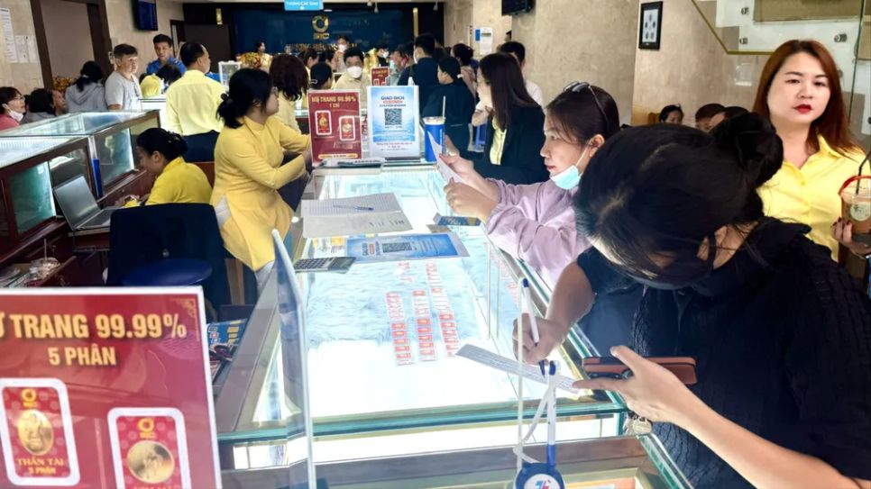 Chênh lệch giá vàng trong nước và thế giới hiện ở mức cao kỷ lục từ trước đến nay