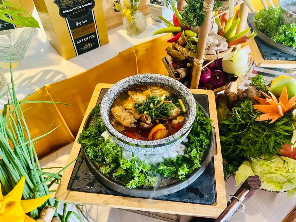 Nhiều món đặc sản địa phương được giới thiệu tại khách sạn Grand Saigon