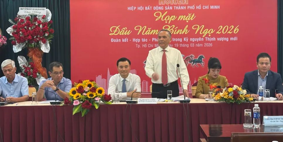 Ông Lê Hoàng Châu, Chủ tịch HoREA, phát biểu tại buổi họp mặt. Ảnh: THANH HIỀN