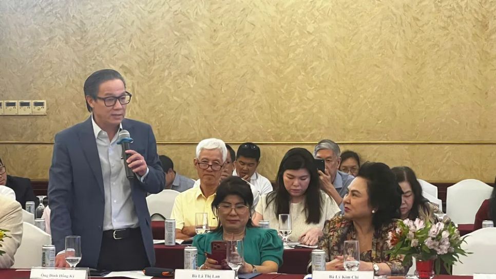 Ông Đinh Hồng Kỳ, Phó Chủ tịch HUBA chia sẻ mong muốn tìm hiểu môi trường đầu tư tại Gia Lai. Ảnh: Minh Xuân