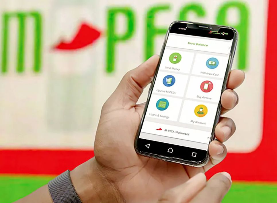 Ứng dụng M-Pesa tại Kenya (ẢNH: HOPE MUKAMI/BIRDSTORYAGENCY) Ứng dụng M-Pesa tại Kenya (ẢNH: HOPE MUKAMI/BIRDSTORYAGENCY)