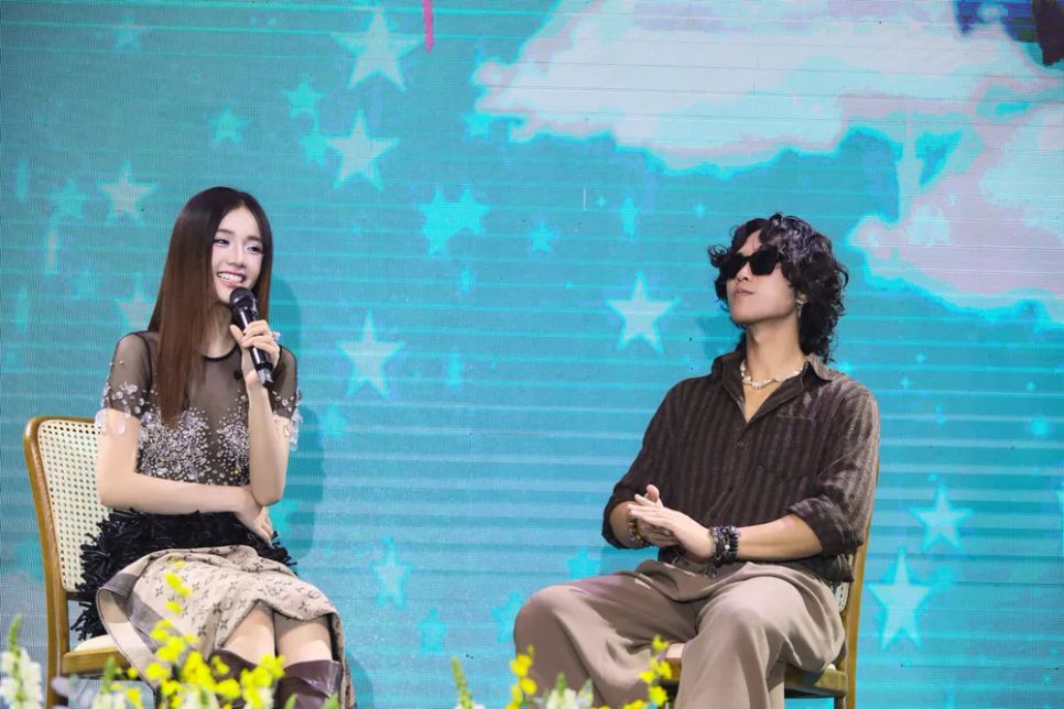 Izara Thiên Nga kết hợp cùng 2pillz ra mắt EP đầu tay ở tuổi 16 Izara Thiên Nga kết hợp cùng 2pillz ra mắt EP đầu tay ở tuổi 16