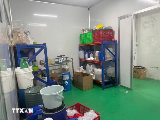 TPHCM liên tiếp triệt phá nhiều đường dây sản xuất mỹ phẩm giả TPHCM liên tiếp triệt phá nhiều đường dây sản xuất mỹ phẩm giả