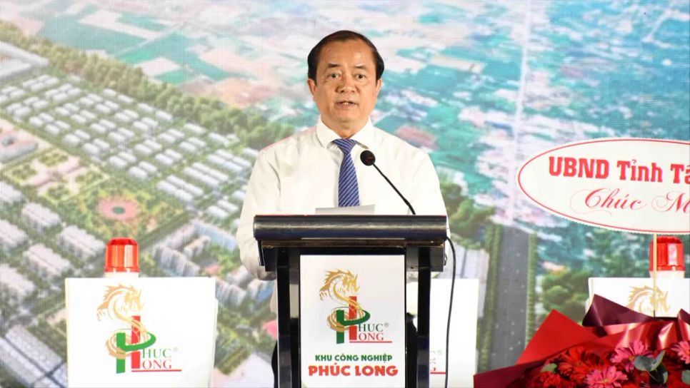 Phó Chủ tịch UBND tỉnh Tây Ninh Nguyễn Hồng Thanh phát biểu tại lễ khởi công Phó Chủ tịch UBND tỉnh Tây Ninh Nguyễn Hồng Thanh phát biểu tại lễ khởi công