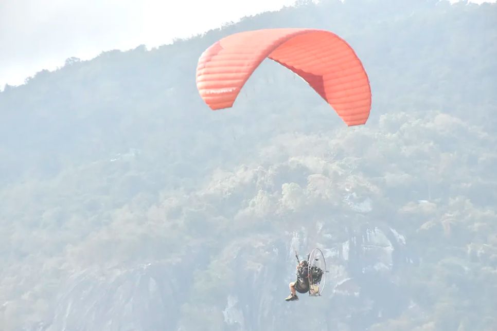 Mãn nhãn cuộc đua dù lượn ở vùng Bảy Núi Mãn nhãn cuộc đua dù lượn ở vùng Bảy Núi
