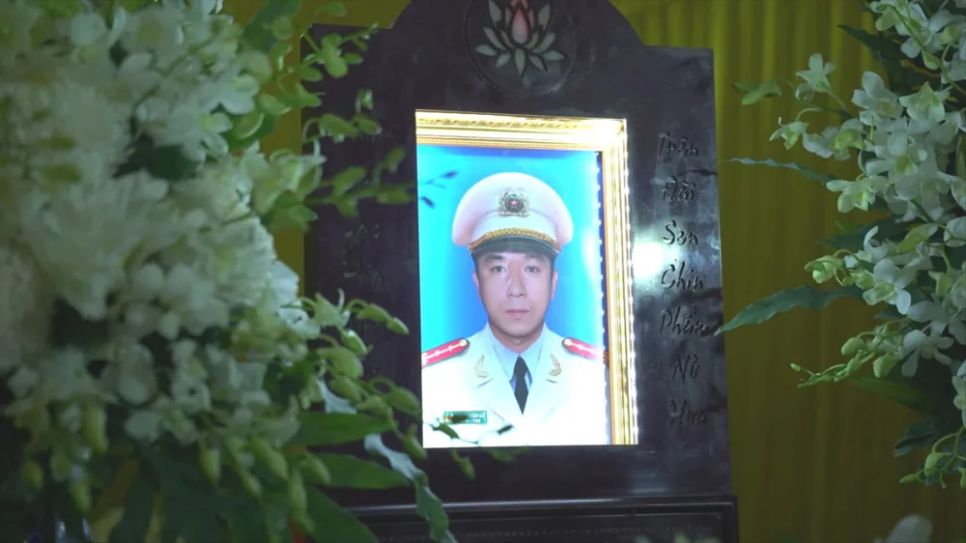 Di ảnh đồng chí Nguyễn Xuân Hải