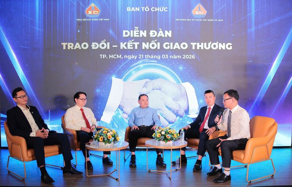 Các diễn giả trong buổi tọa đàm