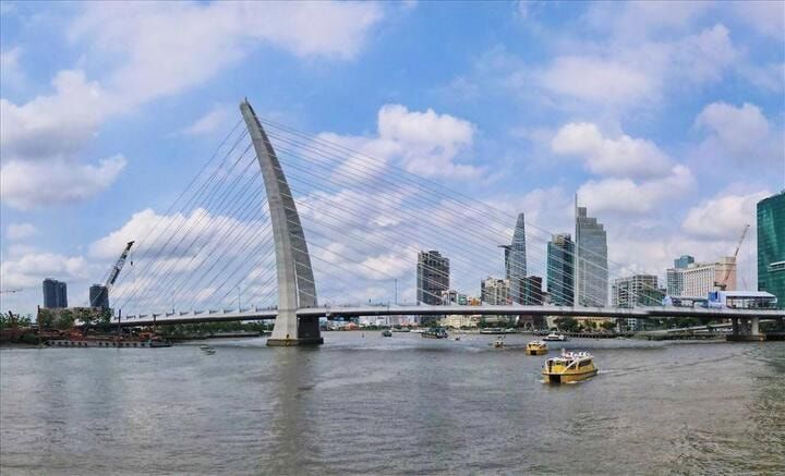 Cầu Ba Son (cầu Thủ Thiêm 2) bắt qua sông Sài Gòn. Ảnh minh họa Cầu Ba Son (cầu Thủ Thiêm 2) bắt qua sông Sài Gòn. Ảnh minh họa