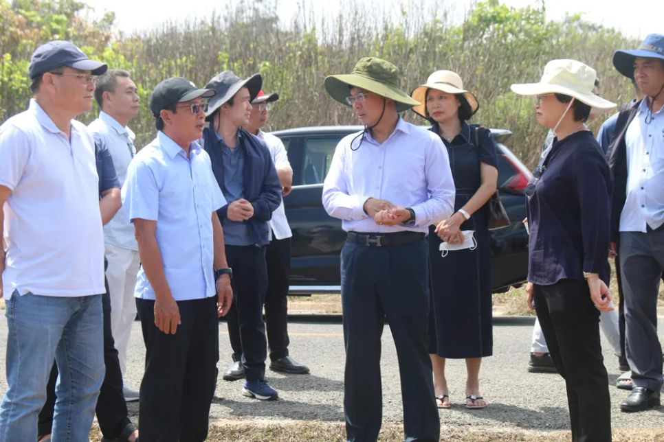 Phó Chủ tịch UBND tỉnh Lâm Đồng Đinh Văn Tuấn dẫn đầu đoàn khảo sát