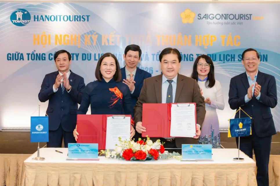 Đại diện ký kết gồm ông Trương Đức Hùng - Tổng Giám đốc Tổng Công ty Du lịch Sài Gòn và bà Nguyễn Thị Vân - Phó Bí thư Đảng ủy, Tổng Giám đốc Tổng Công ty Du lịch Hà Nội