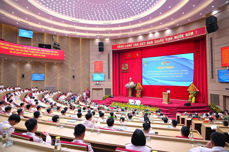 Quang cảnh buổi lễ. Ảnh: HỒNG DŨNG