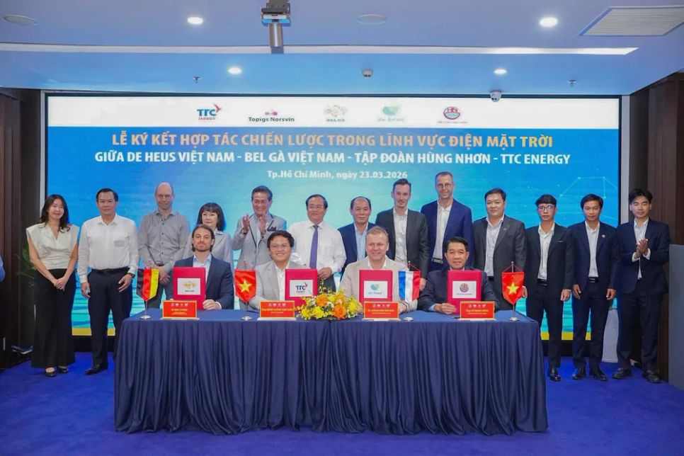 Đại diện 4 doanh nghiệp ký thỏa thuận hợp tác chiến lược