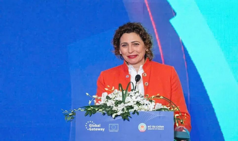 <p>Bà Nicola Beer, Phó Chủ tịch Ngân hàng Đầu tư châu Âu (EIB), phát biểu tại diễn đàn. Ảnh: LƯU THỦY</p>