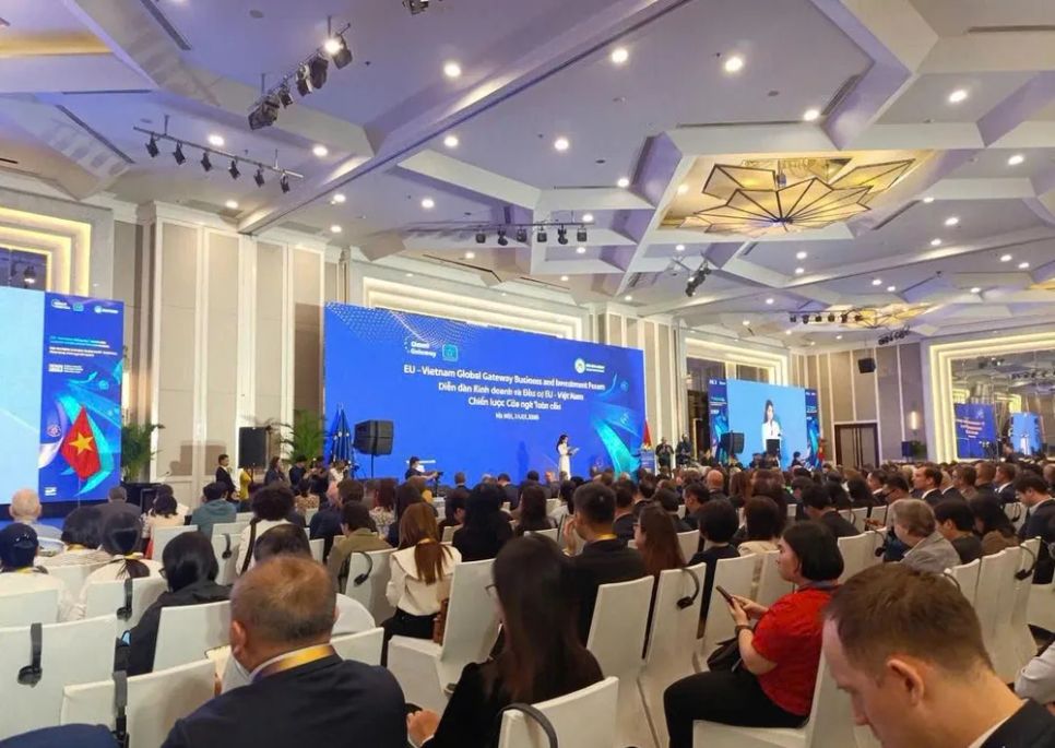 <p>Quang cảnh diễn đàn. Ảnh: LƯU THỦY</p>