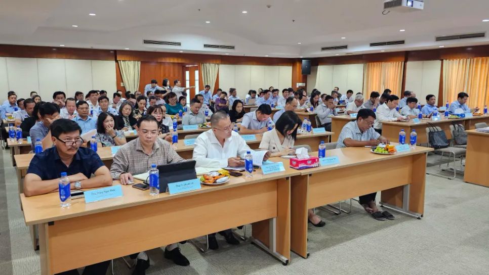 Lãnh đạo các chi nhánh VPĐKĐĐ tại hội nghị